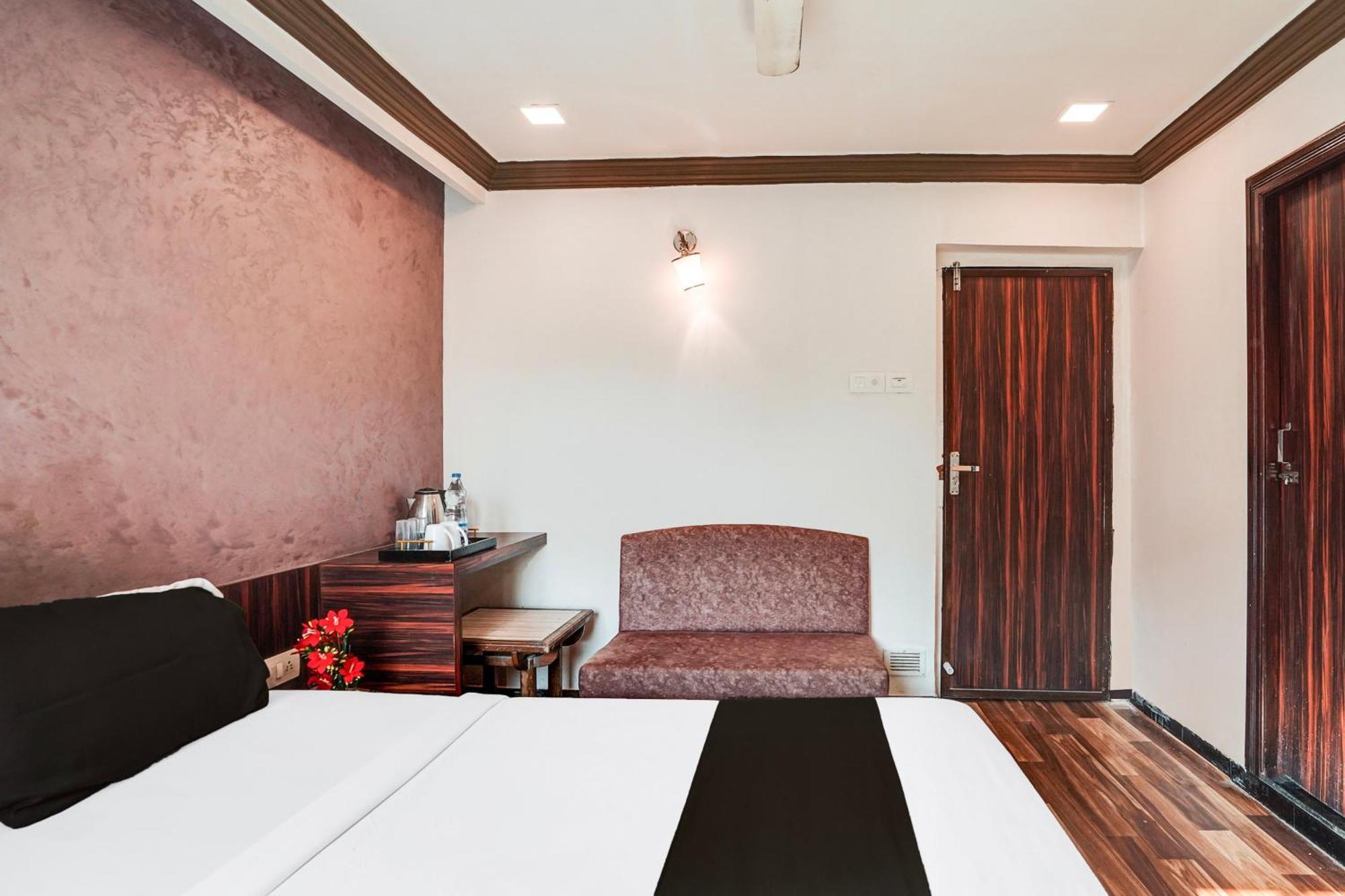 Hotel O Bridge Ahmedabad Extérieur photo