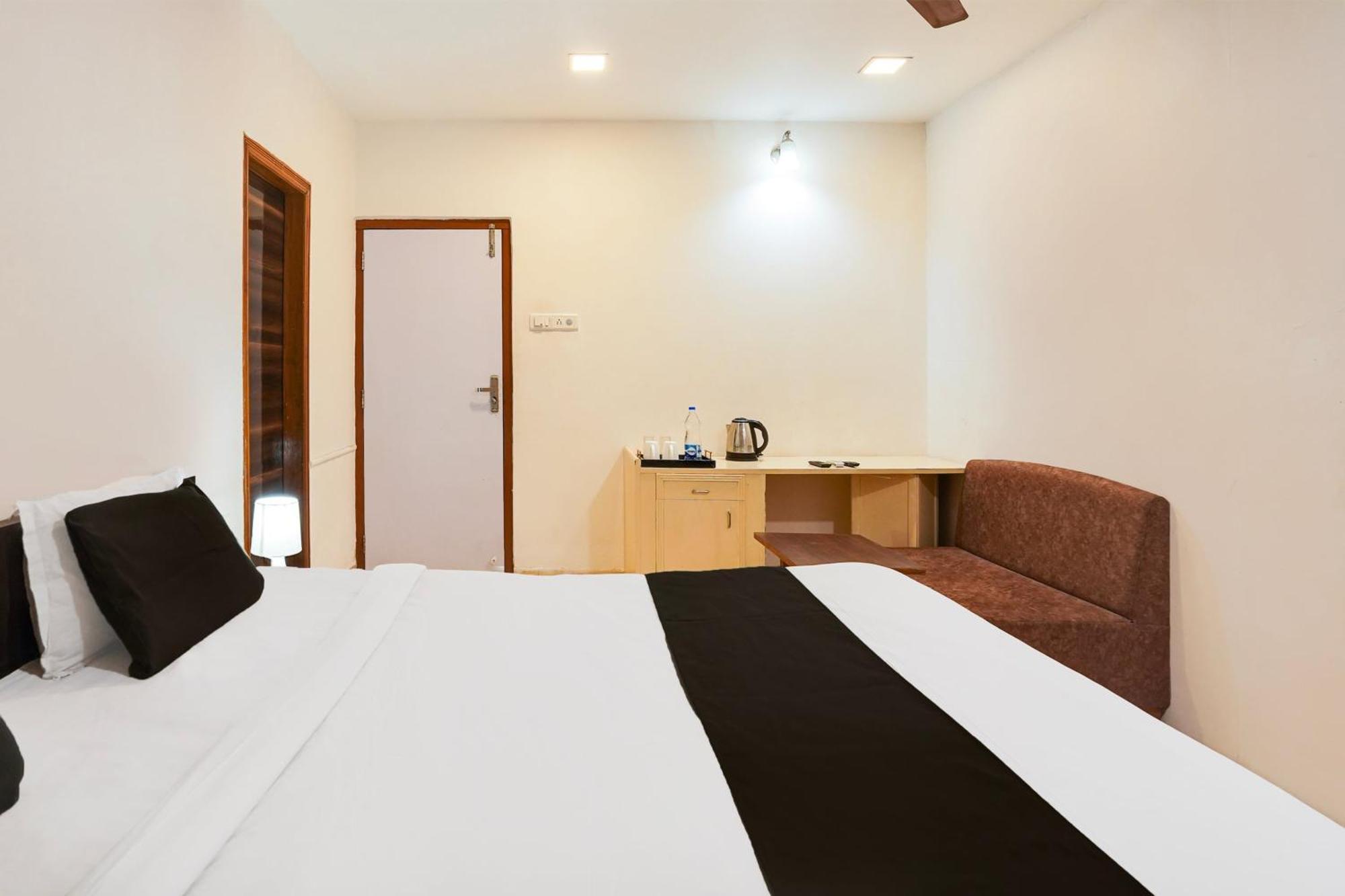 Hotel O Bridge Ahmedabad Extérieur photo