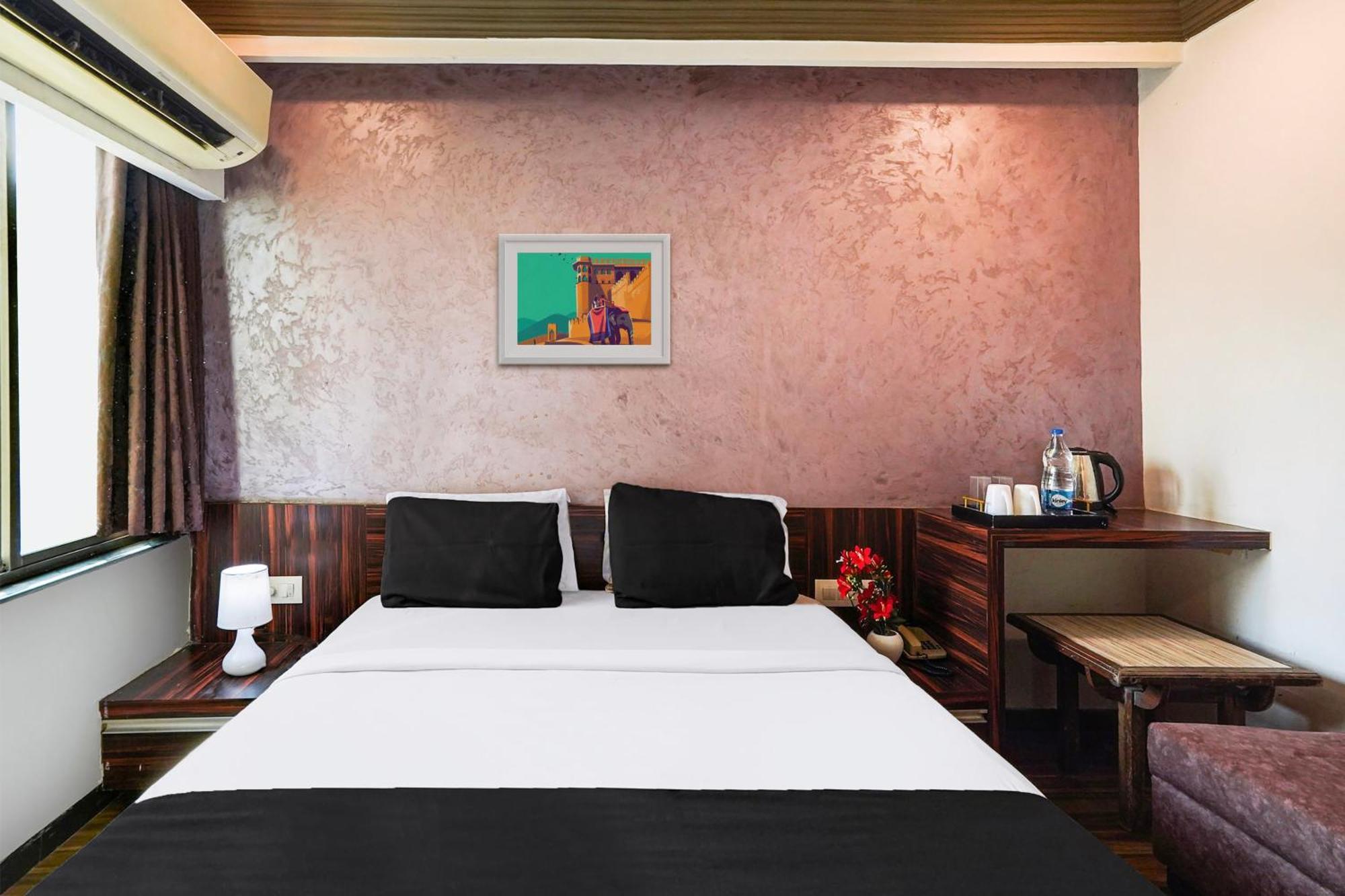 Hotel O Bridge Ahmedabad Extérieur photo