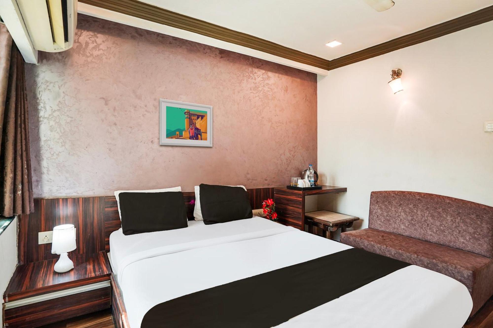 Hotel O Bridge Ahmedabad Extérieur photo