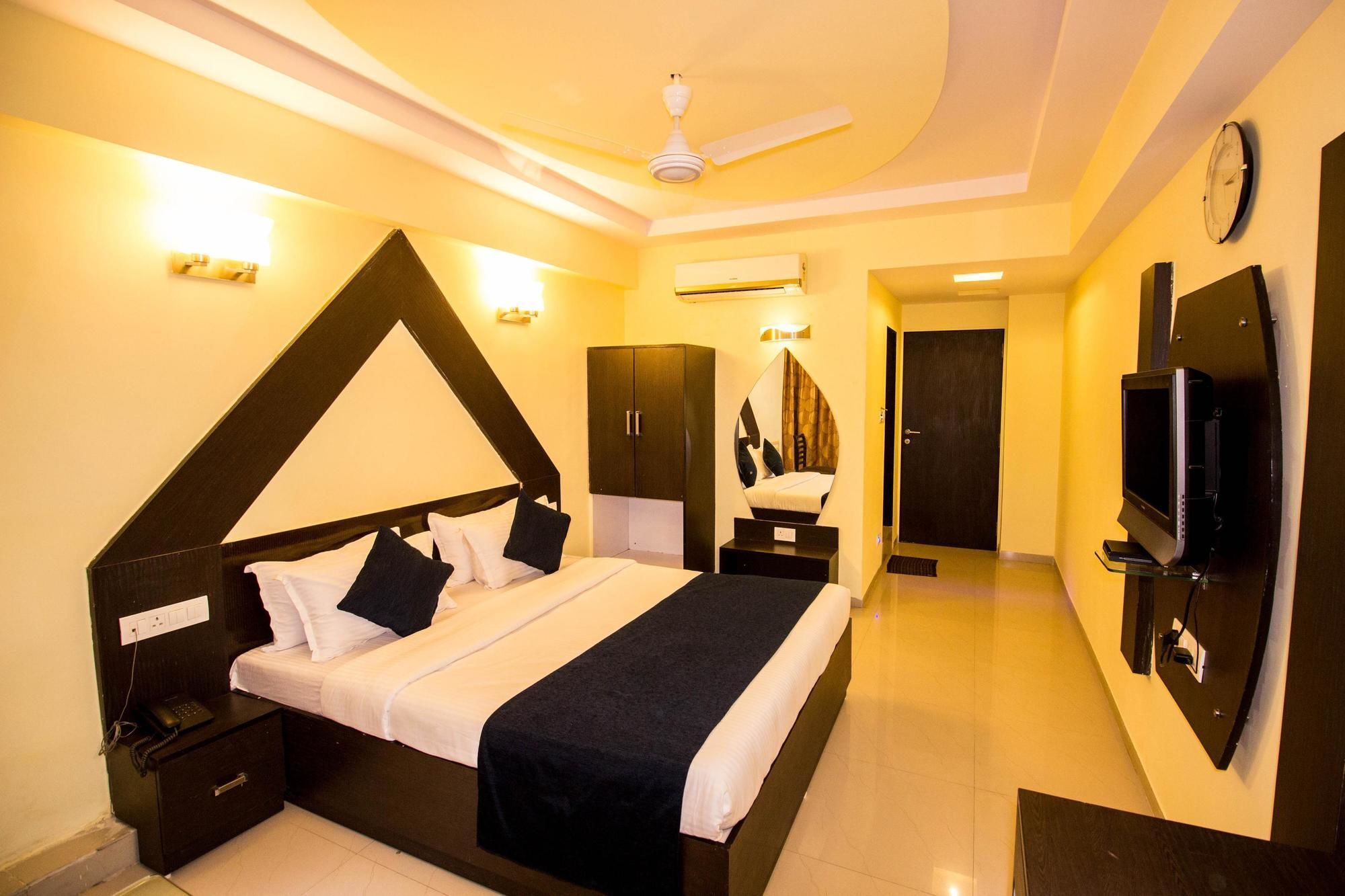 Hotel O Bridge Ahmedabad Extérieur photo