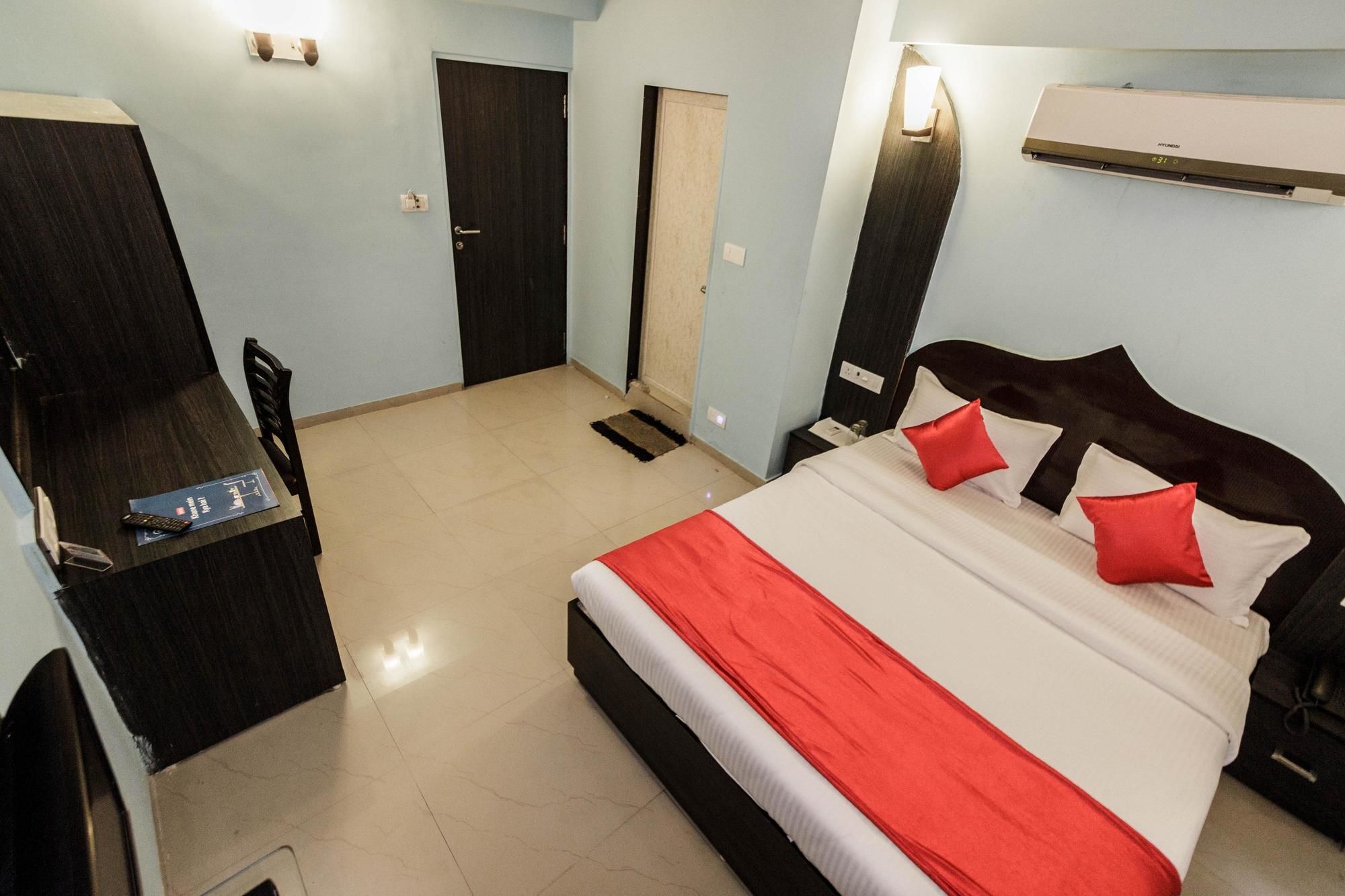 Hotel O Bridge Ahmedabad Extérieur photo
