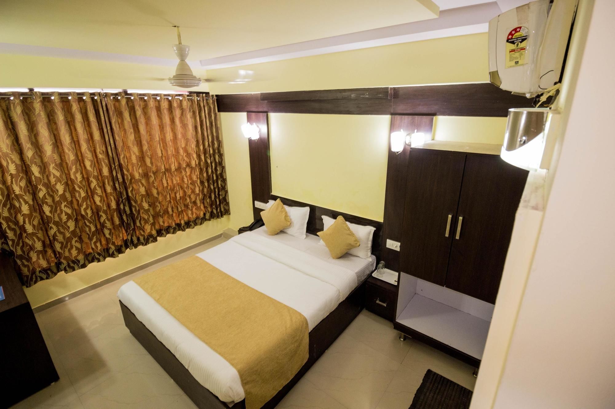 Hotel O Bridge Ahmedabad Extérieur photo