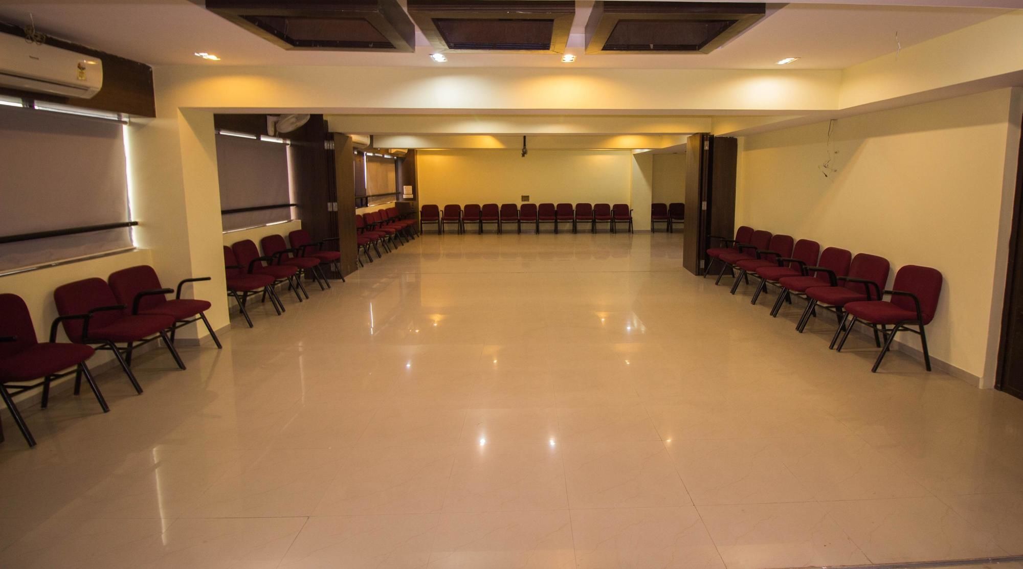 Hotel O Bridge Ahmedabad Extérieur photo