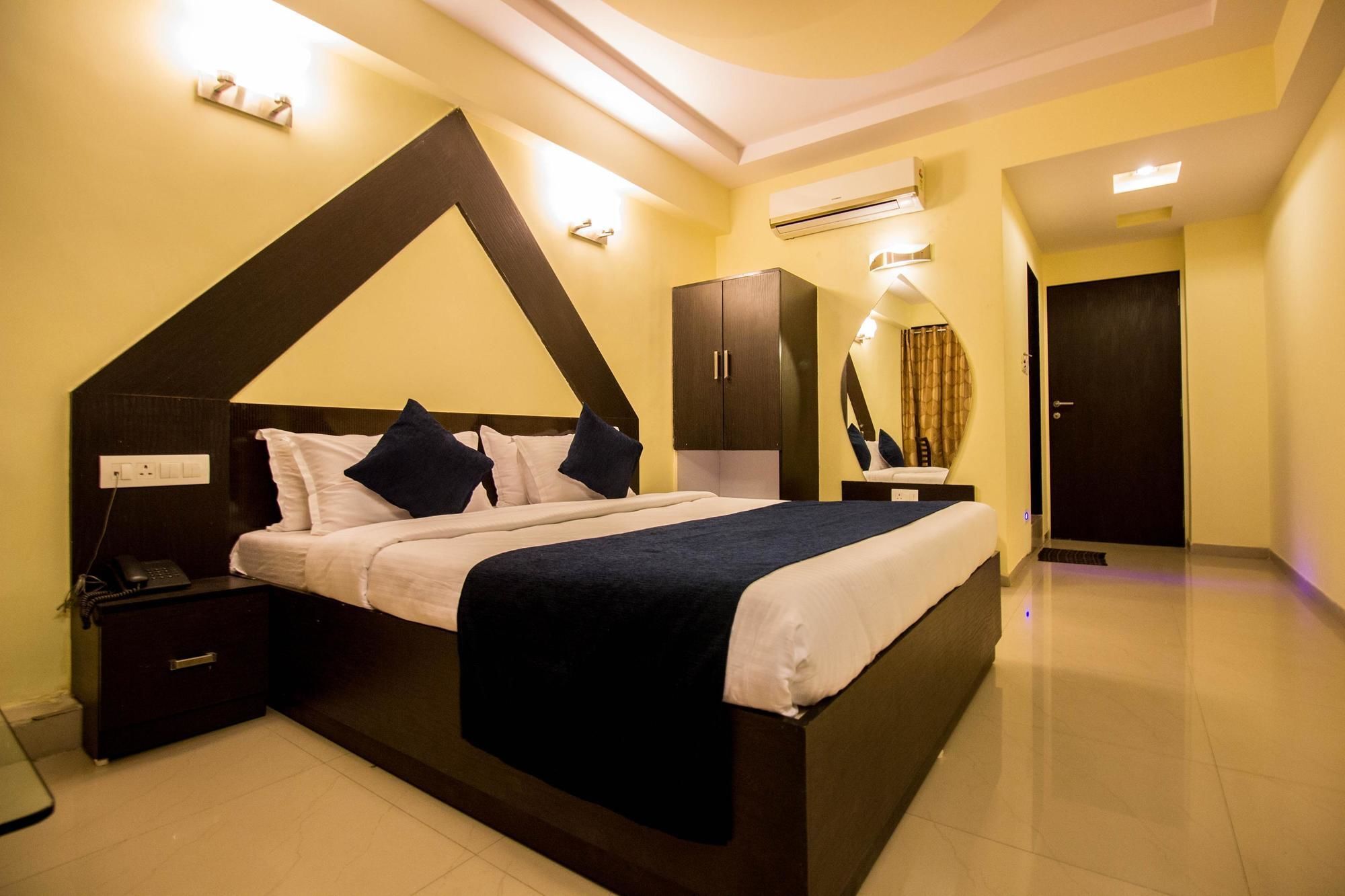 Hotel O Bridge Ahmedabad Extérieur photo