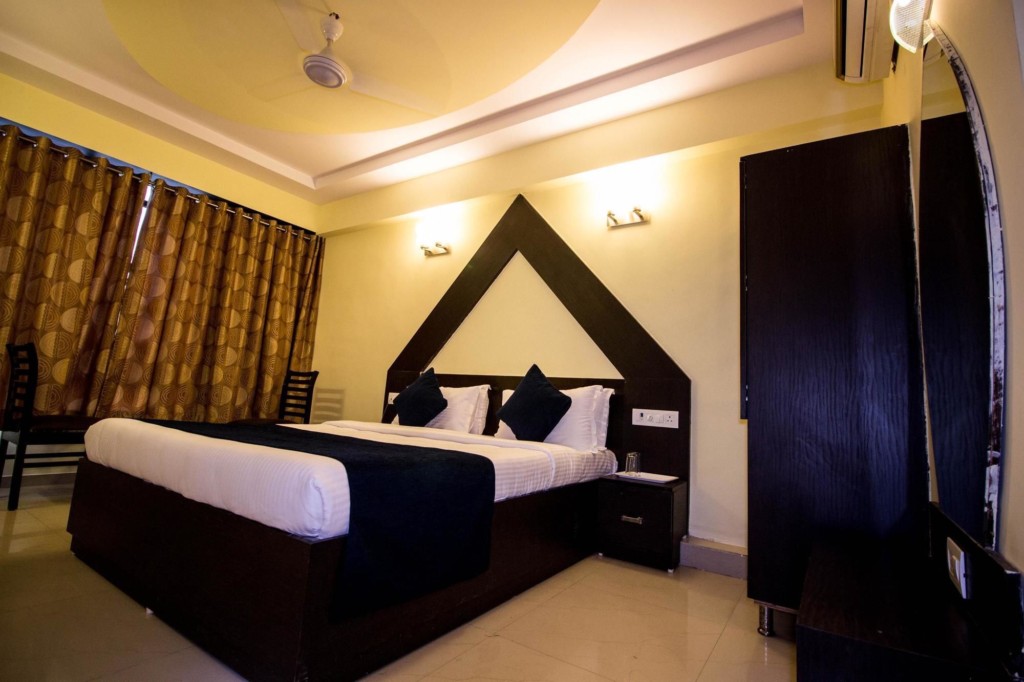 Hotel O Bridge Ahmedabad Extérieur photo