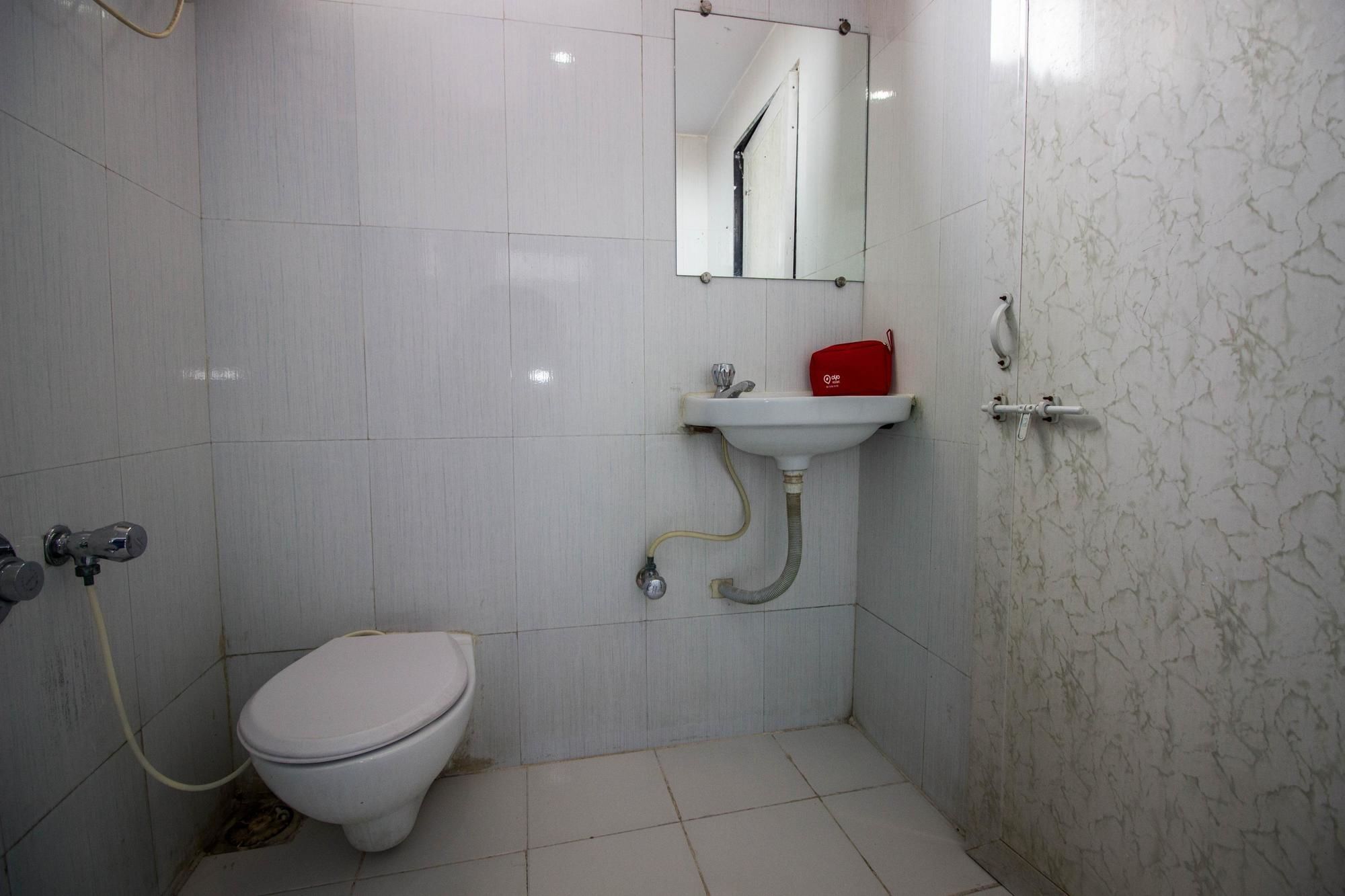 Hotel O Bridge Ahmedabad Extérieur photo