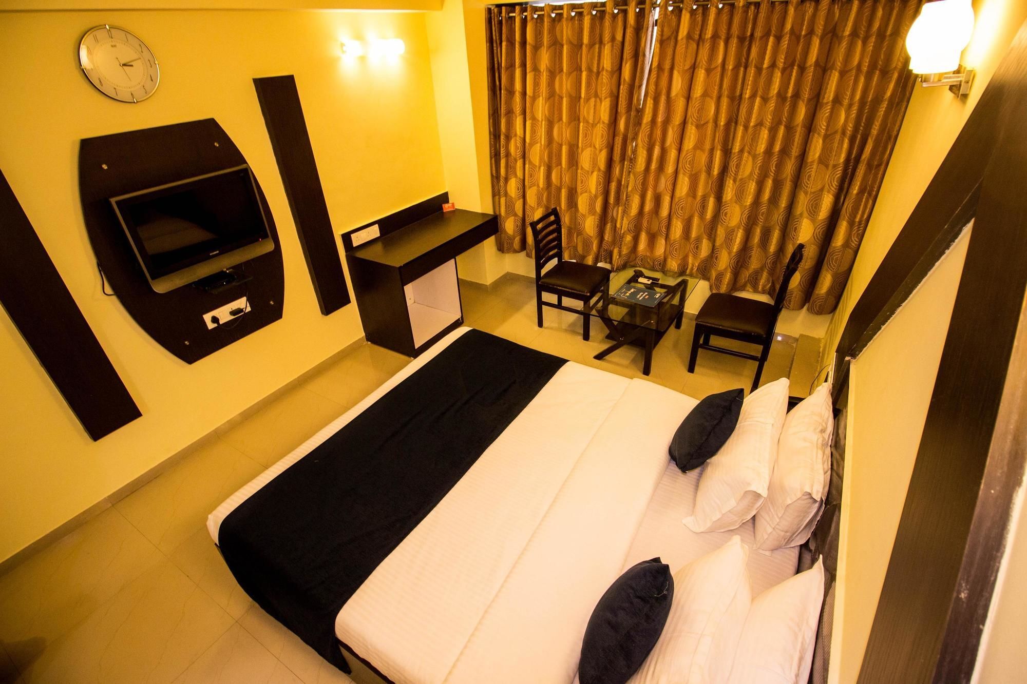 Hotel O Bridge Ahmedabad Extérieur photo