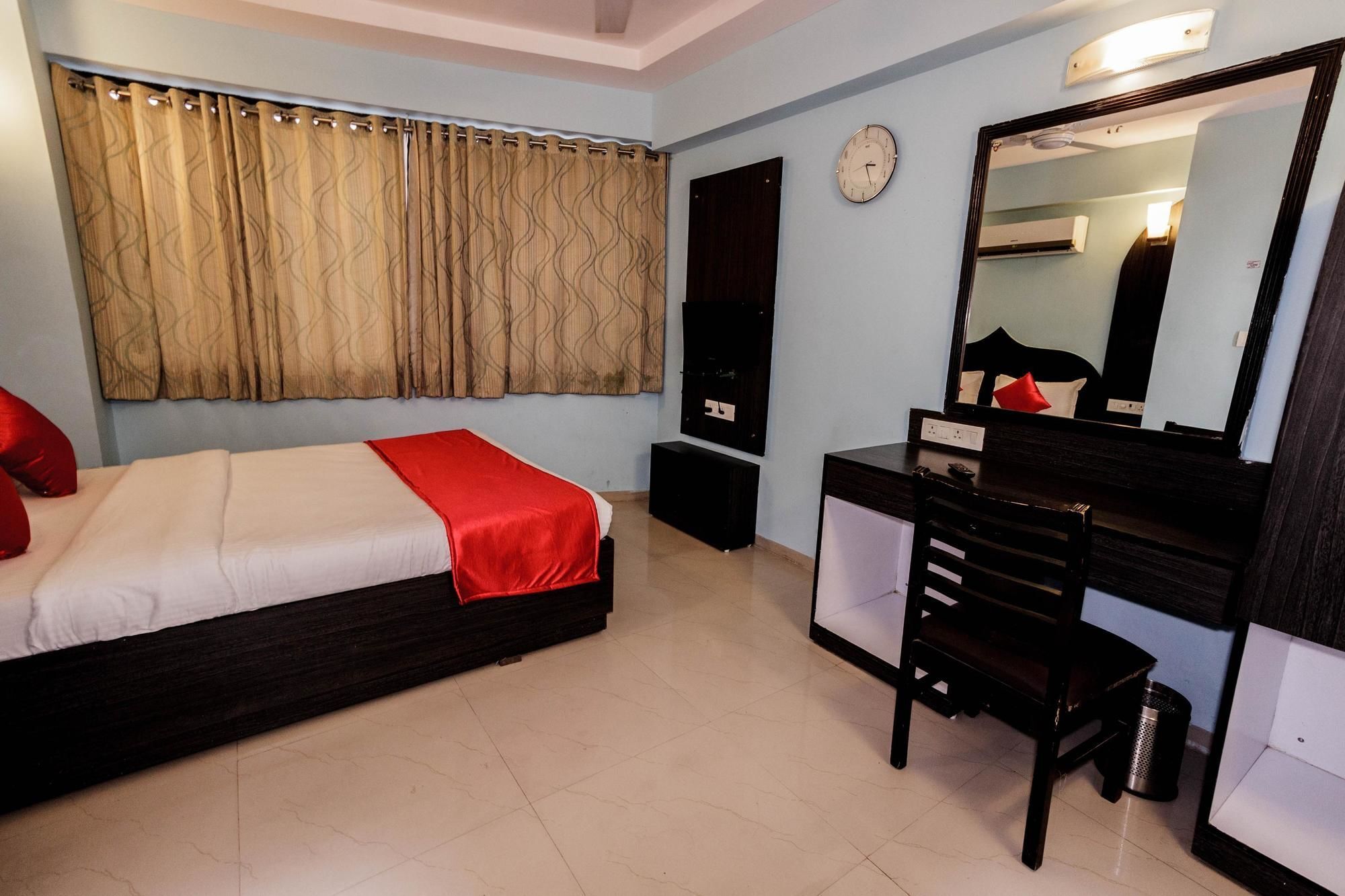 Hotel O Bridge Ahmedabad Extérieur photo
