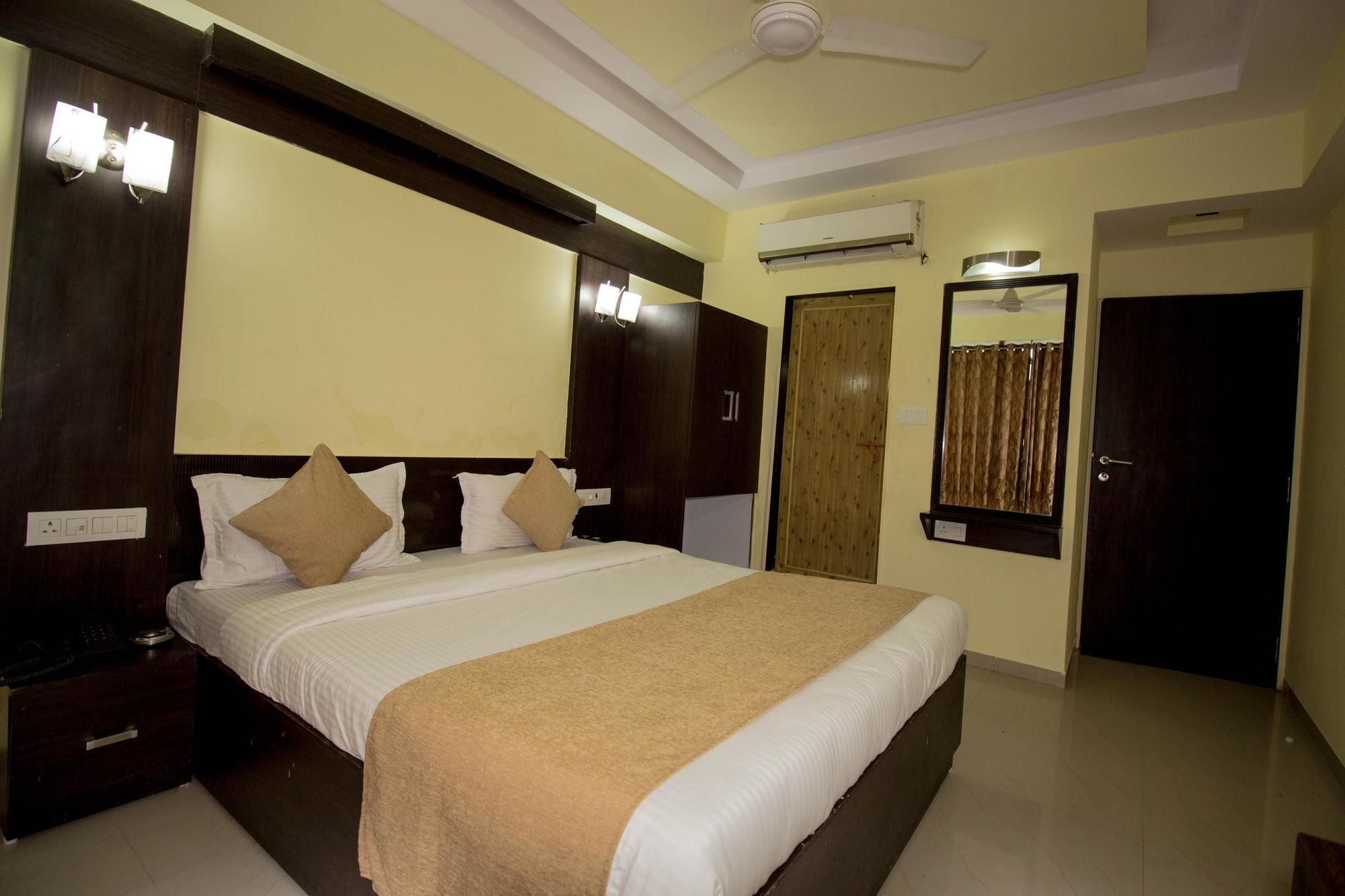 Hotel O Bridge Ahmedabad Extérieur photo